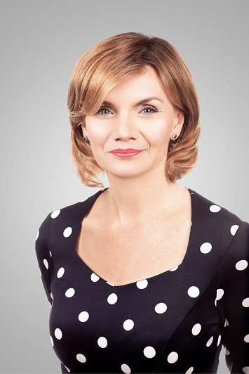 Klára Kodua, M. A., ředitelka mezinárodních operací / International operations director