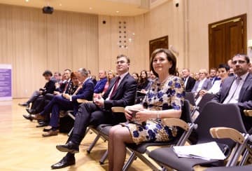 výroční logo RENOMIA