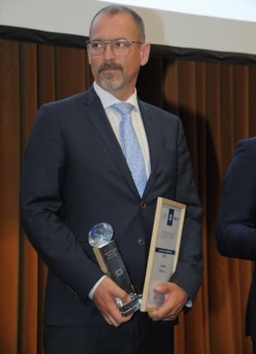 Ocenění pro RENOMIA v anketě Pojišťovací makléř roku 2022 převzal Vilém Matyáš